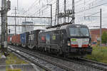 Siemens Vectron 193 712-7 durchfährt am 29.08.2023 den Bahnhof Pratteln.