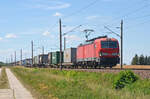 Mit einem Bertschi-Containerzug rollt 193 305 am 28.06.22 durch Kyhna Richtung Delitzsch, Ziel des Zuges ist Ruhland.