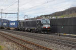 Von der BLS eingemietete Siemens Vectron 193 715-0 durchfährt den Bahnhof Gelterkinden.