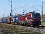 RAILOGIX (Unternehmen aus NL) Vectron mit Containerzug in Rheine=Bentlage, 26.03.2022