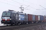 Siemens Vectron 193 605-3 der Wienerlokalbahnen Cargo am 24.01.2017  13:45 nördlich von Salzderhelden am BÜ 75,1 in Richtung Göttingen