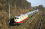 E 03 001 mit einem Gesellschaftssonderzug zwischen Köln Hbf und Köln West.