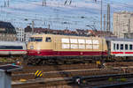 103 245-7 am 30.09.2015 bei der Ausfahrt aus München Hbf