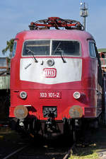 Die 1970 bei Krauss-Maffei gebaute Elektrolokomotive 103 101-2 ist hier Mitte September 2019 im Eisenbahnmuseum Darmstadt-Kranichstein zu sehen.