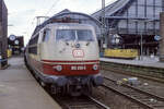 12.2.1994 - Bremen Hbf - DB BR 103 239 vor IC 737  Karolinger  Aachen-HH Altona (Bild vom Dia)