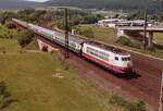 DB 103 127-7 (Bw Frankfurt M 1) mit IC 521 „Germania“ (Hannover-München) in Gemünden am Main am 17.
