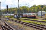 DB Museum Koblenz 103 245-7 am 10.10.26 in Wiesbaden Hbf vom Bahnsteig aus fotografiert 
