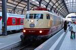 DB Museum Koblenz 103 245-7 am 10.10.26 in Wiesbaden Hbf 