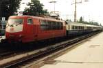 103 129-3 mit EC 147 Schiphol-Kln Hbf auf Bahnhof Emmerich am 22-07-1994.