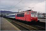 Die DB 103 234-1 mit einem IR nach Darmstadt - Mainz - Norddeich Mole beim Halt in Heidelberg am 17.