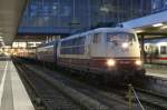 103 245 mit D 2490 am 10.12.2008 in Mnchen Hbf.