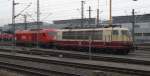 103 132-7 und BB Hercules 2016 074-3 rastet am 06.02.09 im Bw Mnchen Hbf.