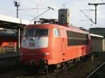 Lok der BR 103; im Hintergrund der Turm des Stuttgarter Hbf (24.5.02)