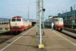 753 001 und 753 002 am 31.3.04 neben 103 184 mit dem QVC Ausstellungs Zug in Saarbrcken.