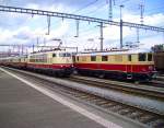 Anschlieend nach der Ankunft wurde die TEE Re4/4 abgekoppelt und neben der 103 abgestellt. Lg