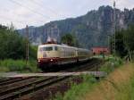 103 235-8 zog am 1.7.2009 einen TEE-Sonderzug nach Bad Schandau durch Rathen. Leider war das Wetter etwas suboptimal.