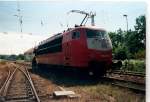 Statt der damals Stammlok 103 220 vor dem Urlaubsexpress kam an einem Julitag 1999 die etwas verbeulte(rechts zu erkennen) 103 206 bis nach Binz zum Einsatz.