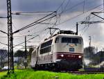 mal wieder eine 103 am Sund, 103 235 auf dem Weg von Koblenz ber Stralsund nach Binz am 02.05.2010