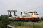 103 184 mit IC 79 von Hamburg nach Kln an den Hamburg Sderelbbrcken am 11.07.2010.