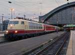 103 184-8 mit IC1817 aus HH-Altona an Gleis 6 in Kln Hbf am 19.09.2010