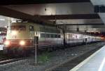 Die 103 184-8 zieht den IC 1817 von Hamburg Altona nach Kln in Dsseldorf HBF am 07.11.2010