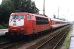 103 238-2 mit EC 145 Amsterdam CS-Kln Hbf auf Bahnhof Emmerich am 15-07-1998.