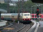 Einfahrt des IC 1817 mit 103 235 am 25.7.10 in Essen Hbf.