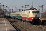 103 235-8 mit nun bereinigtem Wagenpark am IC2410 nach Flensburg am 04.03.2011 in Kln Messe/Deutz
