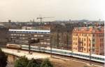 Lok der BR 103 vor einem Interregio bei der Fahrt in Richtung Berlin Friedrichstrae (aus Alexanderplatz kommend). Jahr 1998