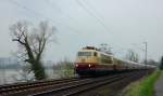 DB 103 235-8 mit dem TEE-Rheingold in Linz am Rhein am 5.4.2012