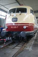 Meine Lieblingslok beim ToT im Prfcenter Wildenrath am 1.7.12  Hier konnte man den Fhrerstand besichtigen.