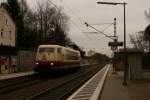 103 235 als LZ auf dem Weg nach Basel hier durch Ebringen. 16.3.13