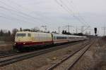 Die 103 245-7 in neuem Kleid mit ihrem sonntglichen IC nach Nrnberg, hier zu sehen in Langwied am 17.03.2013