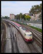 103 113-7 mit dem IC 119 in Mannheim.