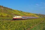 Am 19.10.2013 hatte die 103 235 die Aufgabe, den IC 119 nach Stuttgart zu befördern, vorbei an den Weinbergen von Nierstein