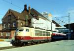 103 216 mit IC 621  Konsul  (Hamburg–Kln–Mnchen) am 23.07.1995 in Hamburg-Harburg