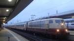 103 113 vertritt heute 103 245 (Was ist mit der?) vor dem Frühpendlerzug IC 2201 Nürnberg-München, hier aufgenommen in Nürnberg Hbf. Juli 2014. 