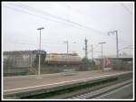Am 28.12.2006 entdeckte ich unmittelbar nach der Ankunft am Bahnhof Frankfurt am Main-Niederrad das markante  Gesicht  einer 103 auf dem am Bahnhof vorbeifhrenden Bahndamm aus Richtung Frankfurt am