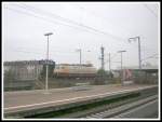Am 28.12.2006 entdeckte ich unmittelbar nach der Ankunft am Bahnhof Frankfurt am Main-Niederrad das markante  Gesicht  einer 103 auf dem am Bahnhof vorbeifhrenden Bahndamm aus Richtung Frankfurt am