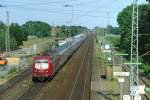 103 210 mit IC 738  Kieler Frde  (Kiel Hbf–Kln–Frankfurt [Main] Hbf) am 21.07.1994 in Sottrum