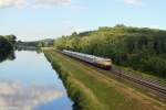 103 245-7 mit dem IC 2094 von München nach Ulm am 20.07.2015 bei Günzburg.