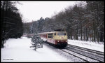 Im Winterwald bei Ostercappeln Haren war am 21.1.1996 die 103128 mit dem IC 526 nach Hamburg um 13.55 Uhr im Wiehengebirge unterwegs.