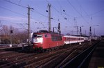 103 225 durchfährt mit einem Leerreisezug den Bf. Köln-Deutz - 04.11.1994