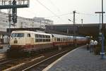Das Ende einer großen Epoche: Am 30.05.1987 verlässt zum letzten Mal der  Rheingold  den Düsseldorfer Hauptbahnhof.