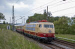 103 245 für die Vulkan-Eifel-Bahn mit dem Rheingold aus Koblenz nach Binz in Stönkvitz aufgenommen.