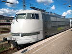 Am 2. August 2022 (17:20 Uhr) stand die Lok 103 222 von Railadventure auf einem Abstellgleis in München Hbf