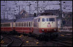 103116 fährt am 26.04.1990 mit IC 524  Münchner Kindl  um 14.05 Uhr in den HBF Köln ein.