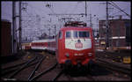 103212 fährt am 26.4.1990 mit dem IC 816  Gorch Fock  nach Kiel in den HBF Köln ein.