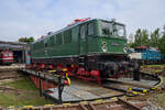 211 049 gehört zur Sammlung des Thüringer Eisenbahnvereins in Weimar. Am 26.07.2025 stand sie auf der Drehscheibe im Bw Weimar.