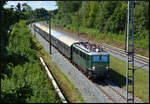 Anl�sslich der HanseSail verkehrte am 08.08.2026 der 'Holzroller' 211 013-8 mit dem Sonderzug des S�chs. Eisenbahnmuseums Chemnitz-Hilbersdorf DZ 93591 Glauchau/Sachs. - Warnem�nde hier kurz vor dem Ziel in Rostock Lichtenhagen. 